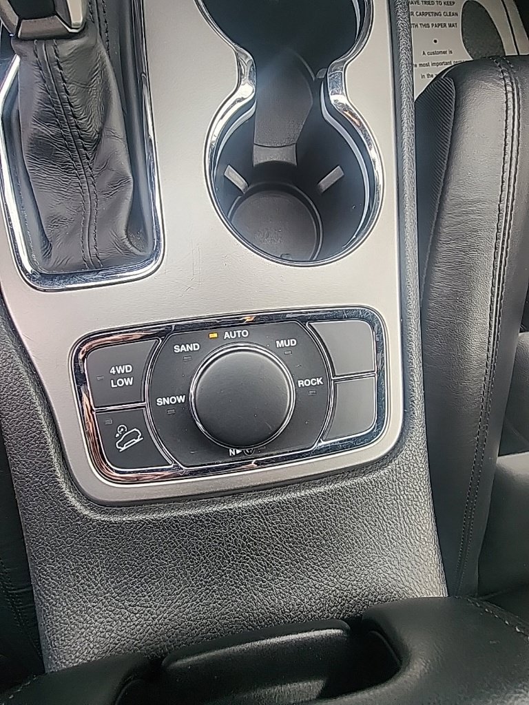 Used 2018 Jeep Grand Cherokee Limited AWD/4WD image 30
