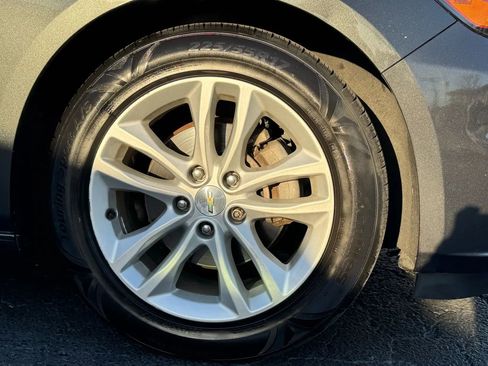 Used 2017 Chevrolet Malibu Hybrid image 15