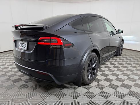 Used 2024 Tesla Model X image 9