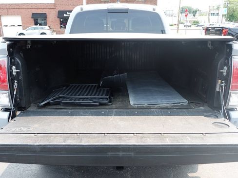 Used 2020 Toyota Tacoma TRD Off-Road AWD/4WD image 14