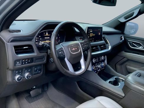 Used 2023 GMC Yukon SLT w/ SLT Premium Package AWD/4WD image 17