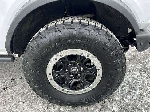 Used 2023 Ford Bronco Big Bend w/ Sasquatch Package image 13