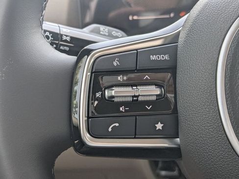 New 2026 Kia Carnival FWD image 25
