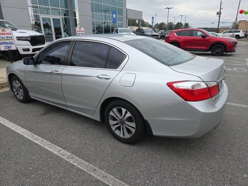 Used 2015 Honda Accord LX image 4