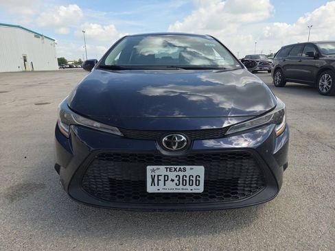 Used 2022 Toyota Corolla LE FWD image 2