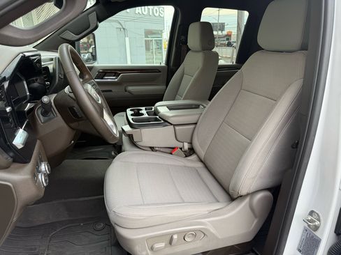 Used 2024 GMC Sierra 2500 SLE w/ SLE Value Package; image 3