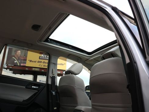 Used 2014 Subaru Forester 2.5i Limited AWD/4WD image 35