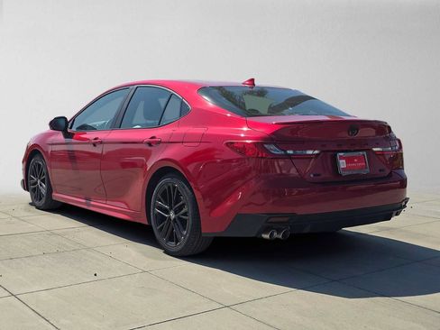 Used 2025 Toyota Camry SE FWD image 5