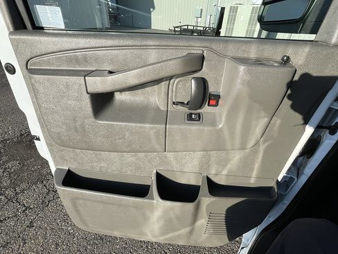 Used 2025 Chevrolet Express 3500 LT w/ LT Preferred Equipment Group RWD image 22