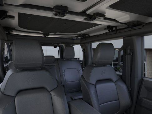 New 2025 Ford Bronco Badlands image 12