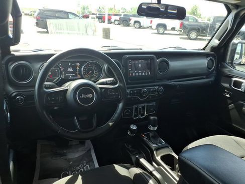 Used 2023 Jeep Gladiator Sport AWD/4WD image 16