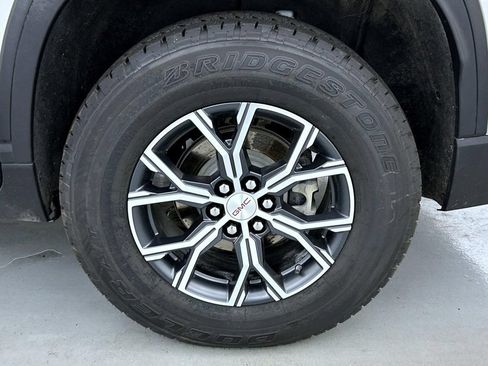 Used 2025 GMC Acadia AT4 AWD/4WD image 25