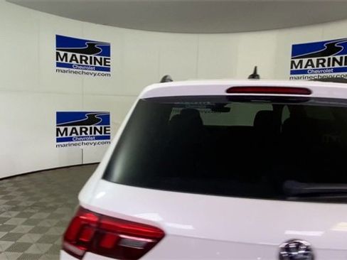 Used 2023 Volkswagen Tiguan SE R-Line image 9