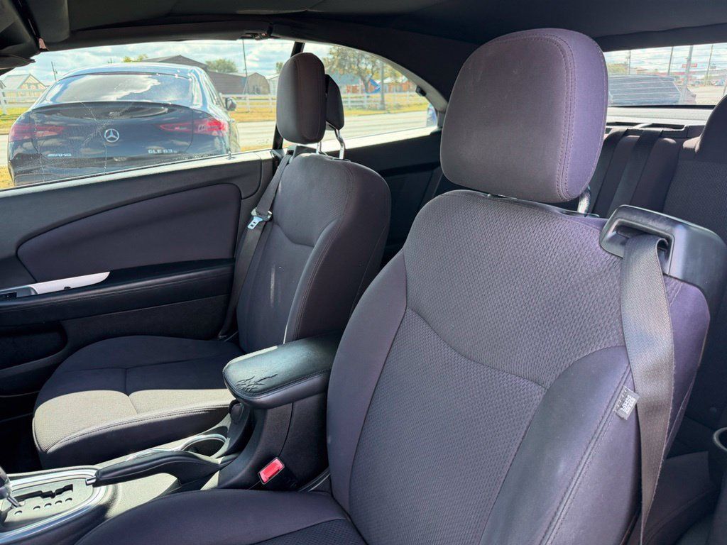 Used 2013 Chrysler 200 Touring FWD image 12