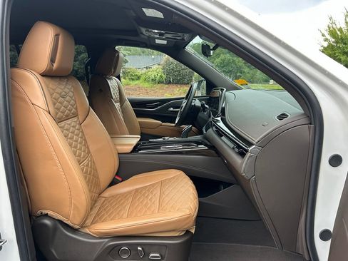 Used 2024 Cadillac Escalade Sport AWD/4WD image 52