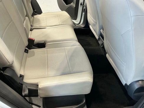 Used 2021 Volkswagen Tiguan SE R-Line image 21