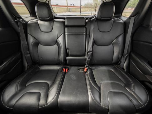 Used 2019 Jeep Cherokee Limited image 17