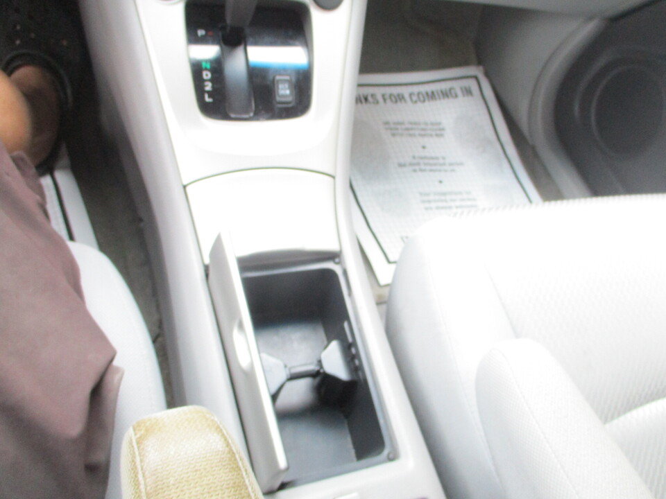 Used 2006 Toyota Highlander 2WD w/ Cold Weather Pkg image 31