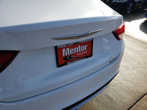 Used 2015 Chrysler 200 Limited w/ Convenience Group image 10