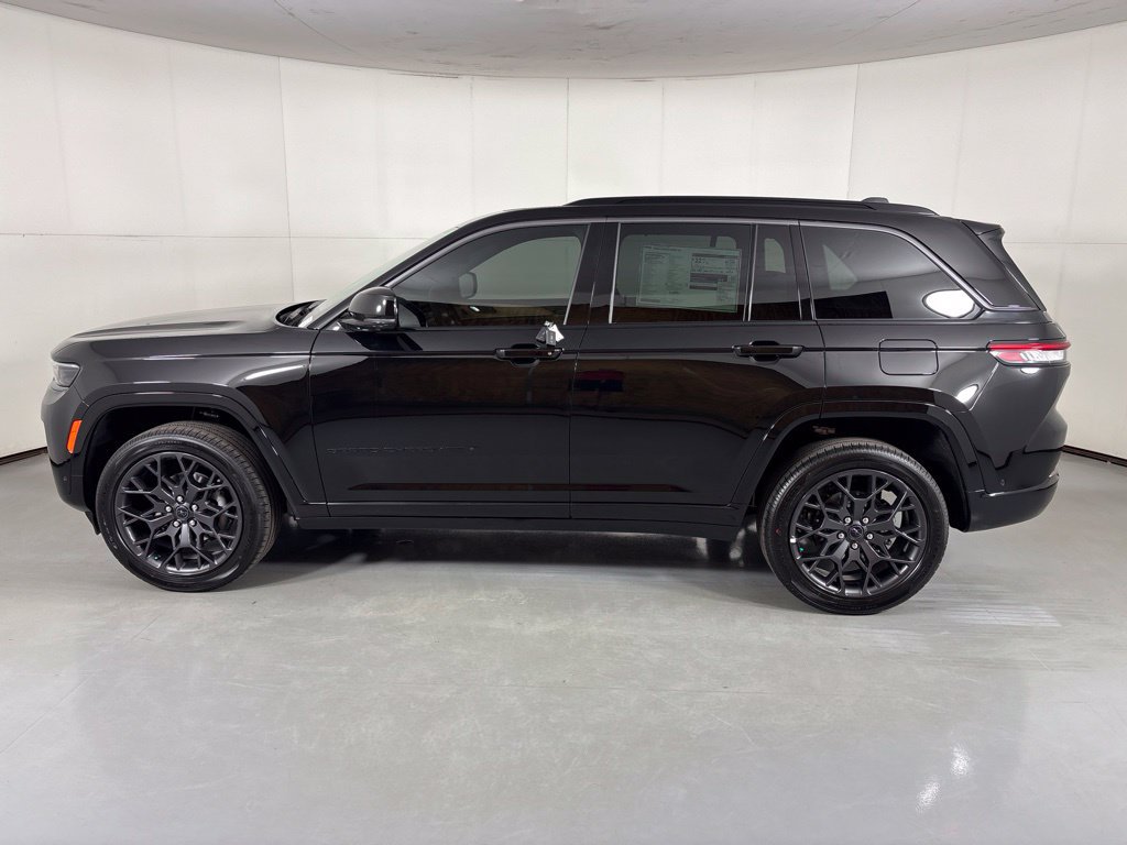 New 2027 Jeep Grand Cherokee Summit w/ Adv Protech Group IV AWD/4WD image 5