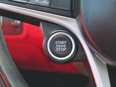 Used 2019 Alfa Romeo Giulia Ti w/ Nero Edizione image 29