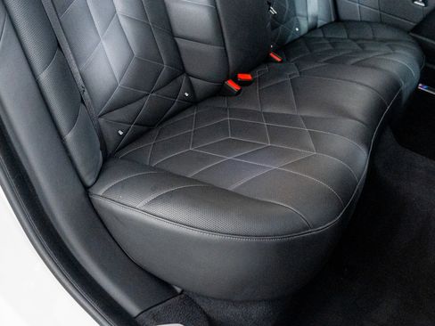 Used 2024 BMW 760i xDrive w/ Executive Package image 30