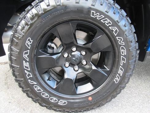 Used 2025 RAM 1500 Warlock AWD/4WD image 8