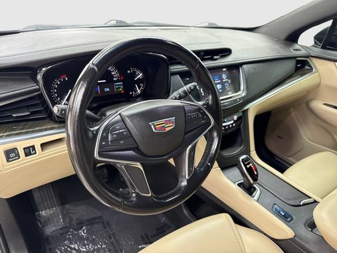 Used 2019 Cadillac XT5 FWD image 18