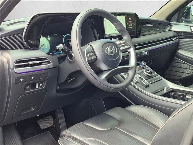 Used 2023 Hyundai Palisade Calligraphy w/ Winter Package FWD image 10