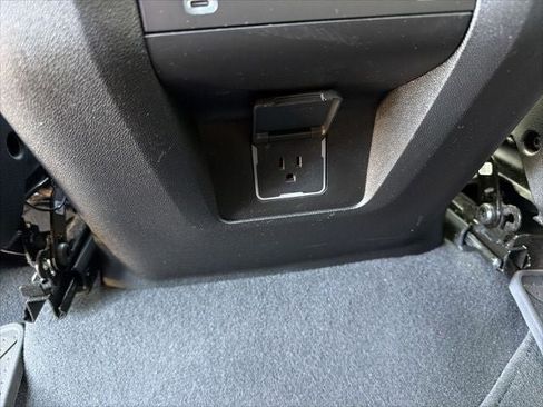 Used 2023 GMC Yukon SLE w/ Gmc Pro Safety Plus Package AWD/4WD image 21