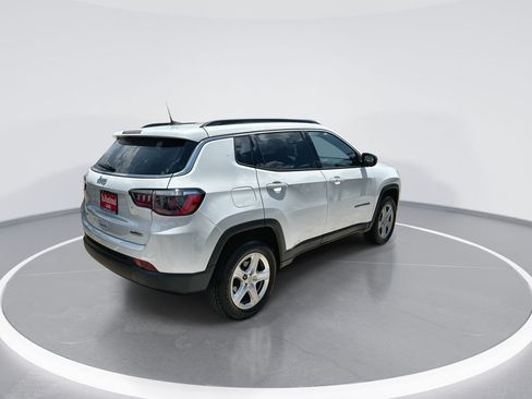 Used 2023 Jeep Compass Latitude w/ Convenience Group AWD/4WD image 8