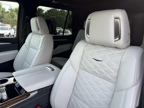 New 2026 Cadillac Escalade Platinum Sport w/ LPO, ONYX Package AWD/4WD image 22