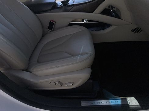 Used 2016 Lincoln MKX Select w/ Select Plus Package AWD/4WD image 27