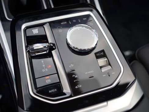 New 2026 BMW 740i 740i RWD w/ Premium Package image 21