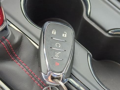 Used 2023 Chevrolet Equinox RS FWD image 32