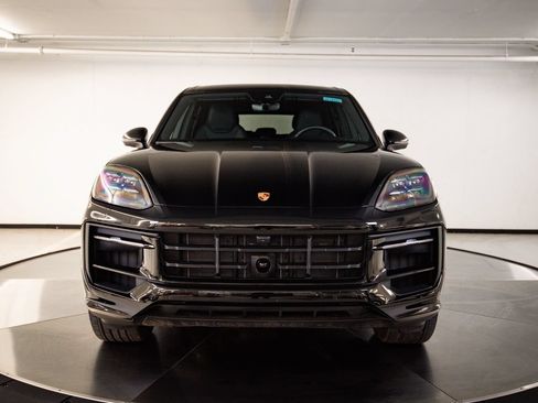 Certified 2026 Porsche Cayenne AWD/4WD image 10