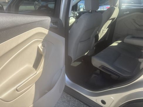 Used 2018 Ford Escape SE image 21