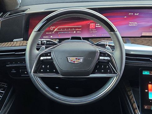 Used 2026 Cadillac Escalade Platinum Luxury w/ LPO, Floor Liner Package AWD/4WD image 15