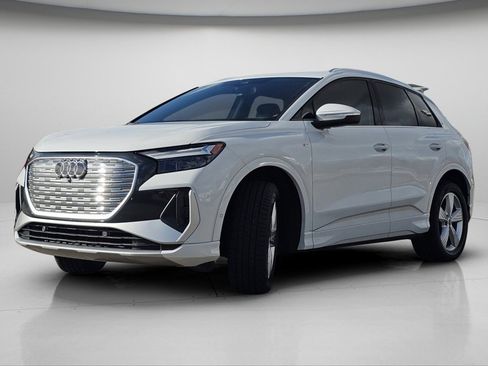 Used 2023 Audi Q4 e-tron Premium Plus image 21