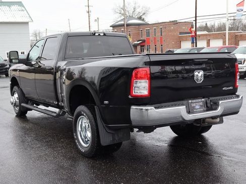 Used 2024 RAM 3500 Tradesman w/ Chrome Appearance Group image 17