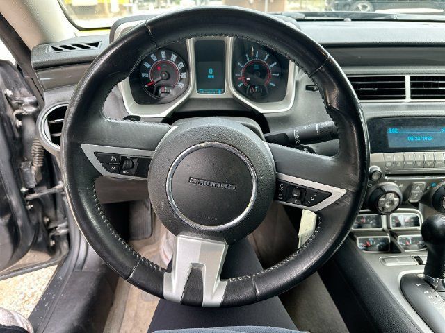 Used 2010 Chevrolet Camaro LT RWD image 14