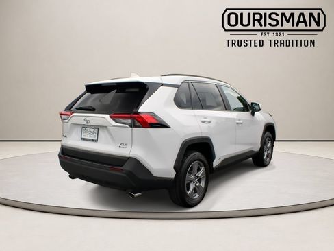 Used 2025 Toyota RAV4 XLE AWD/4WD image 9