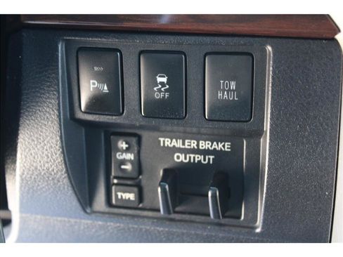 Used 2017 Toyota Tundra Limited image 21