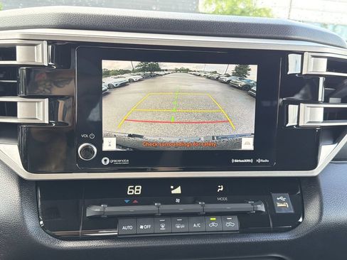 Used 2022 Toyota Tundra SR5 w/ SR5 Convenience Package AWD/4WD image 27