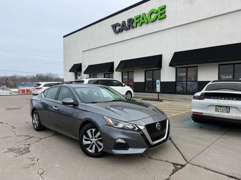Used 2019 Nissan Altima 2.5 S image 1