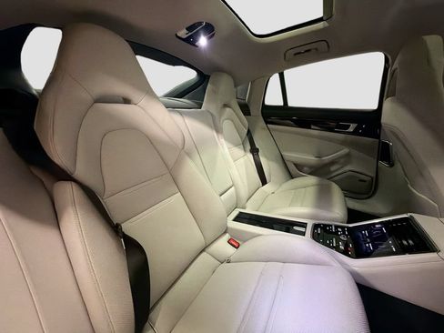 Certified 2021 Porsche Panamera image 29