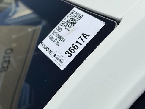 Used 2025 Volkswagen Atlas Cross Sport SE FWD image 32