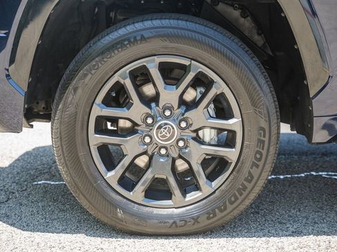 Used 2023 Toyota Tundra Platinum w/ Advanced Package AWD/4WD image 19