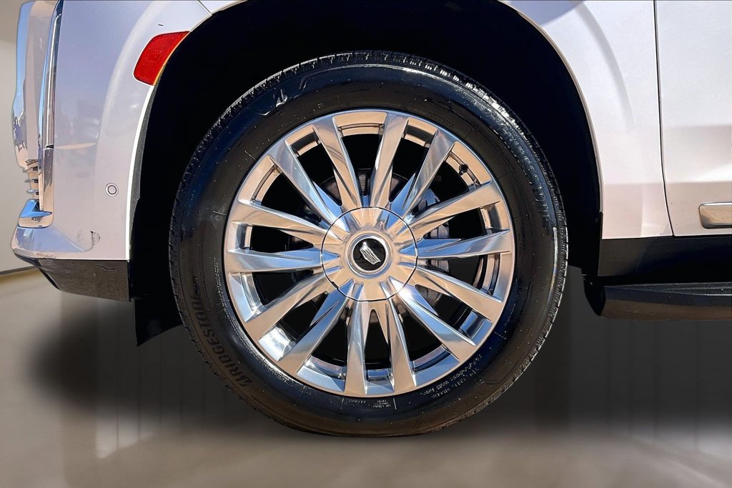 Used 2023 Cadillac Escalade ESV Premium Luxury w/ LPO, Floor Liner Package AWD/4WD image 8