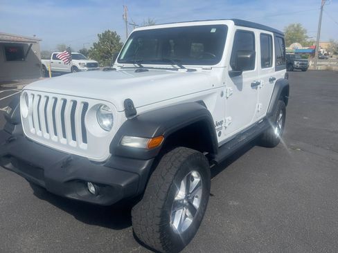 Used 2018 Jeep Wrangler Unlimited Sport S AWD/4WD image 2
